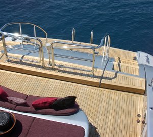 Yacht AWESOME -  Stern