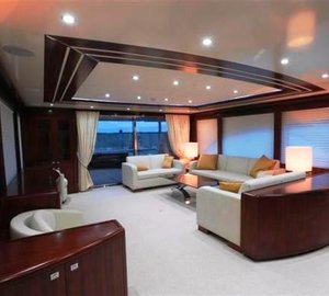 Yacht BLUE SAPPHIRE - Salon looking Aft