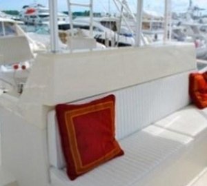Yacht BLUES CURE -  Flybridge Seating