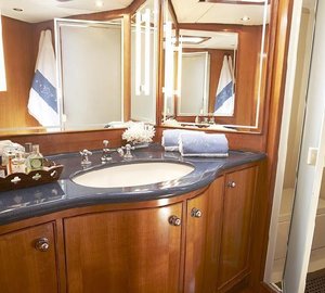 Yacht BOLERO - Master Ensuite
