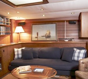 Yacht BOLERO - Saloon Seating