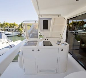 Yacht Bella Mare -  Upper Aft Deck grill