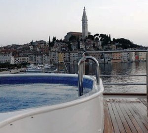 Yacht Big Aron Plunge Pool