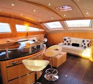 Yacht CATTITUDE -  Salon Bar