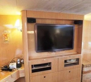 Yacht CATTITUDE -  TV