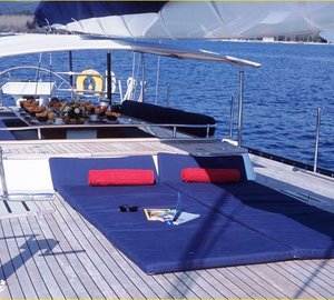 Yacht DARK STAR - Sunpads