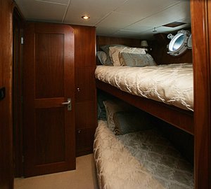 Yacht DEVILS ADVOCATE - Twin Cabin