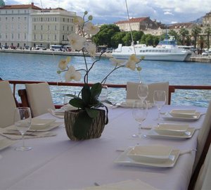 Yacht ELEGANZA -  Dining Detial