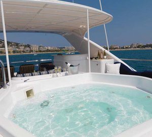 Yacht ENCHANTRESS -  Sundeck Spa Pool