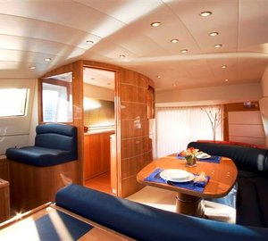 Yacht Enius - Dinning Area