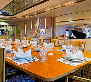 Yacht ISLANDER -  Formal Dining