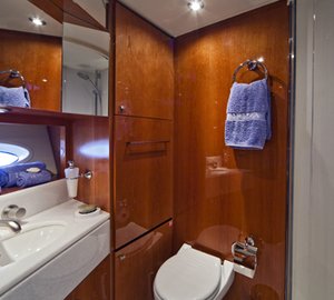 Yacht Irina Esc - Guest Bathroom
