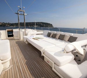 Yacht LA MASCARADE -  Top Deck lounging