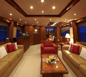 Yacht Live the Moment - Salon