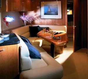 Yacht MALBEC -  Dinette