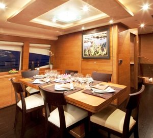 Yacht MAYAMA -  Formal Dining