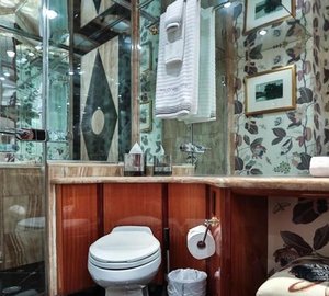 Yacht NO COMPLAINTS - Master Ensuite