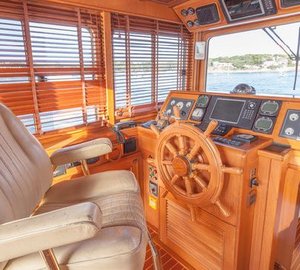 Yacht OLD DREAM - Helm