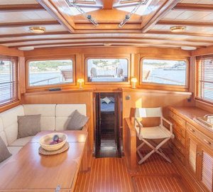 Yacht OLD DREAM - Main Salon View 2