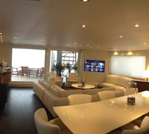 Yacht PALM B -  Dining Area and Salon