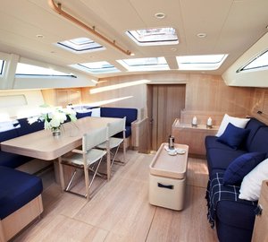 Yacht PTARMIGAN -  Main Salon Dining