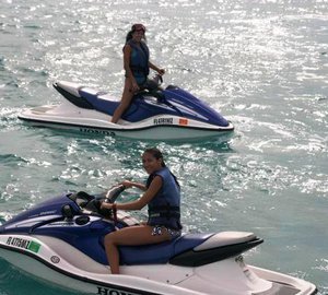 Yacht Paladin Jet Ski