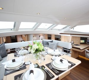 Yacht RAVEN -  Dining Detail