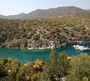 Yacht SERENITY 70 -  On Charter