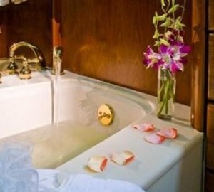 Yacht SYRENE - Master Bathroom Tub