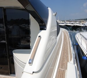 Yacht TEONE - Side Deck