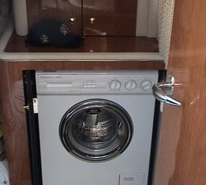Yacht TOP SECRET - Laundry