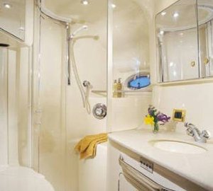 Yacht TOP SECRET - Master Ensuite