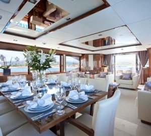 Yacht TUPPENCE - Formal Dining