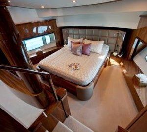 Yacht TUPPENCE - Master Cabin on split levels
