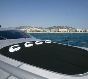 Yacht VON FILTH - Forward Sunpads