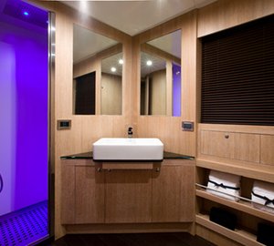 Yacht VON FILTH - Master Ensuite