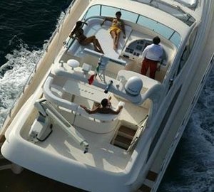 Yacht WAVE RUNNER -  Deck from Above