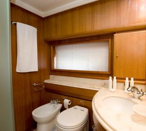 Yacht YUMI -  VIP Bathroom