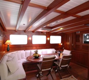 Zephyria II -  saloon 2