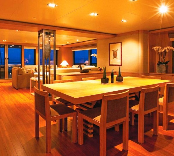 Yacht Exuma - Interior.jpg
Yacht Exuma - Interior