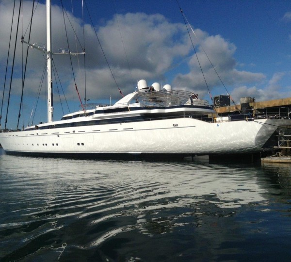 Yacht M5 Vosper Thornycroft Charterworld Luxury Superyacht Charters