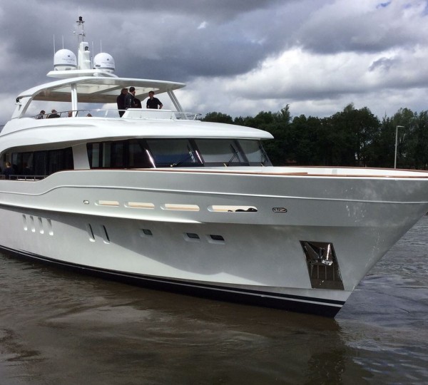 Yacht FIREFLY by Mulder - on the Old Rhine