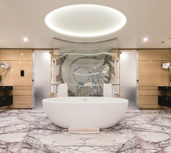 Mega yacht IRIMARI - Bathroom