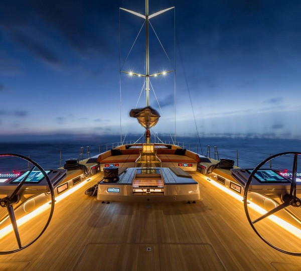 NIKATA by night - Photo by Guido Cantini