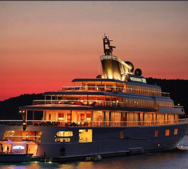 Motor Yacht Rising Sun at sunset. Photo credit @davidgeffen