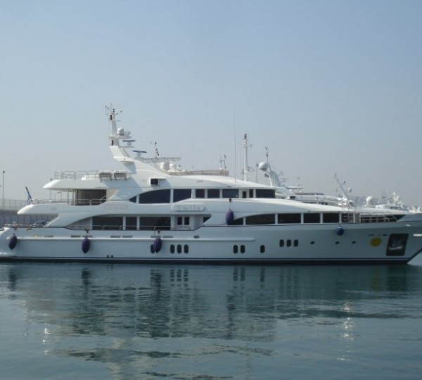 Yacht SMILE - Image by MedRascal