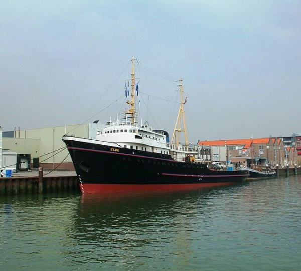 Elbe, Greenpeace - Photo Credit S.J. de Waard Wikimedia