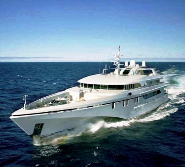 WHITE RABBIT ECHO - Photo Credit North West Bay Yachts