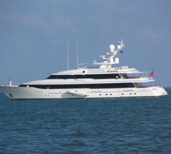 Yacht DRIZZLE - Image Copyright Diane Tanner