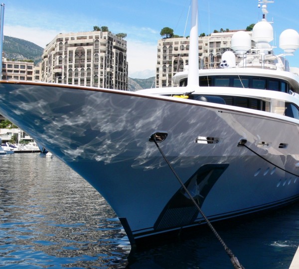 Benetti Yacht Dynasty - Image Courtesy of LiveYachting